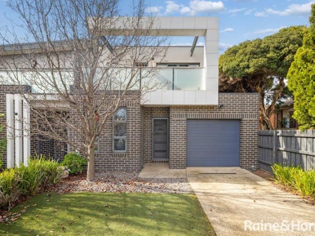 Townhouse for sale in Camerons Creek, Victoria