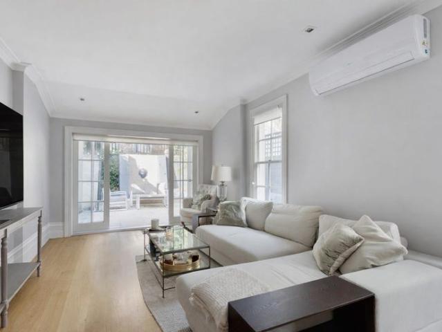 Townhouse for rent in Sydney, New South Wales