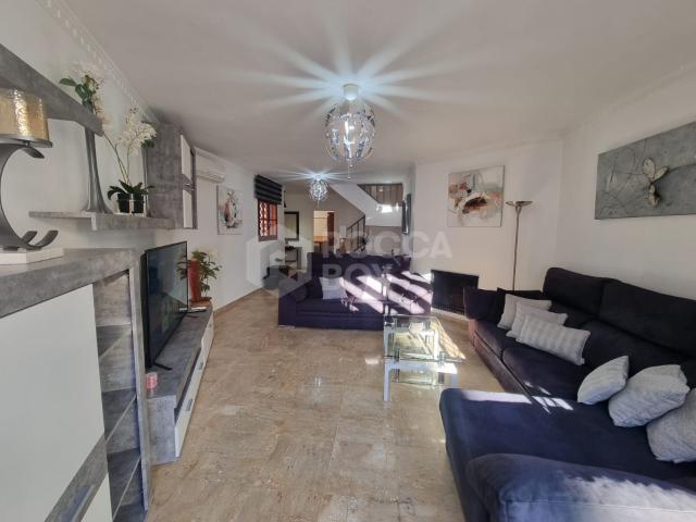 Casa en alquiler en Nueva Andalucía, Costa del Sol Occidental