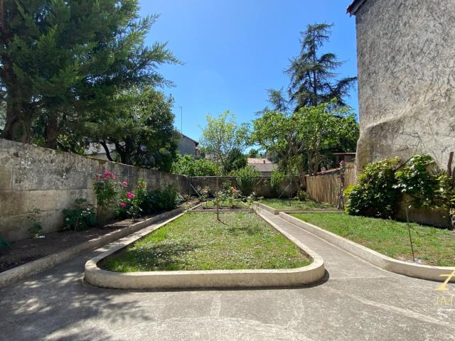 Maison vente à Nontron, Brantôme