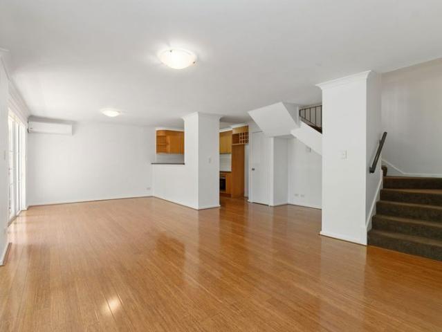 Apartment for rent in East Perth, Perth