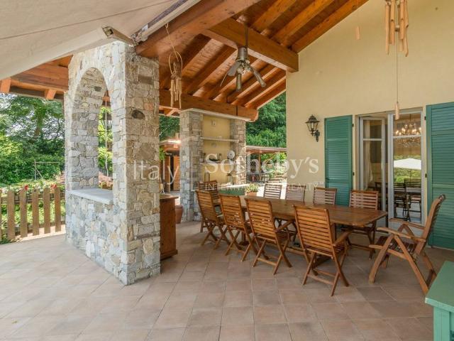 Villa Indipendente in affitto a Bogno, Besozzo