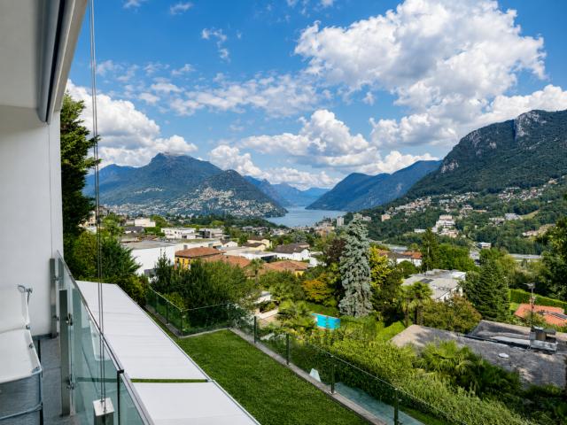 Wohnung kaufen in Collina d'Oro, Tessin
