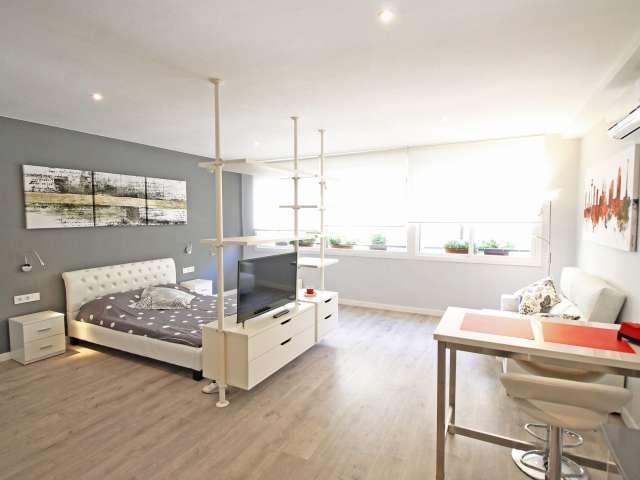 Estudio en alquiler en Sant Martí, Barcelonès