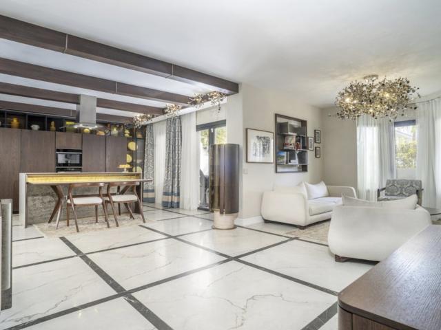 Piso en venta en Nueva Andalucía, Costa del Sol Occidental