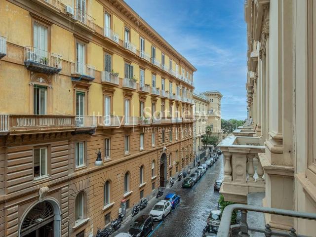 Appartamento in affitto a Municipalità 1, Campania