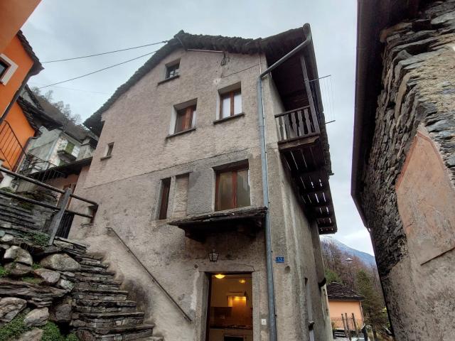 Haus kaufen in Cevio, Tessin