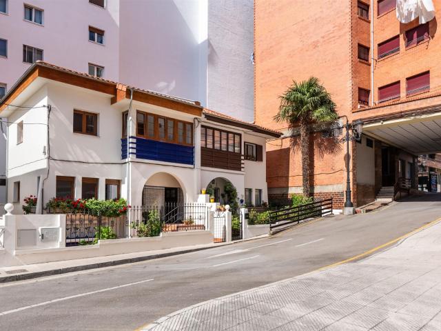 Casa en venta en Oviedo, Asturias
