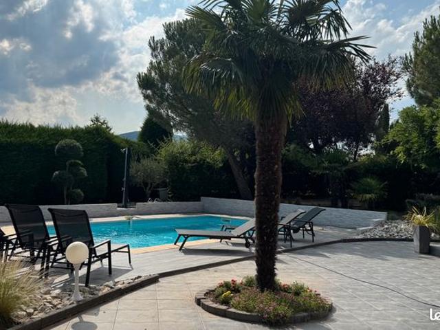 Maison vente à Tournon-sur-Rhône, Étables