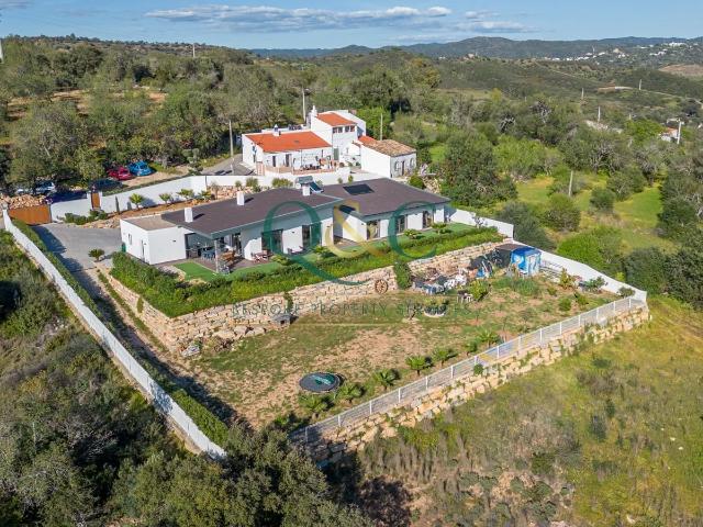 Vivenda venda em Benafim, Loulé