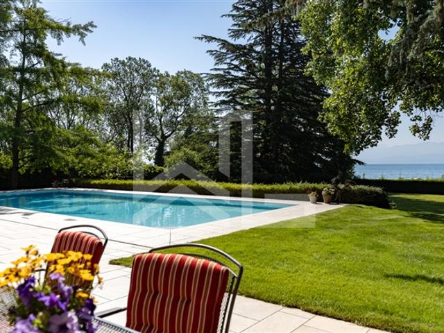 Einfamilienhaus kaufen in Rolle, Waadt