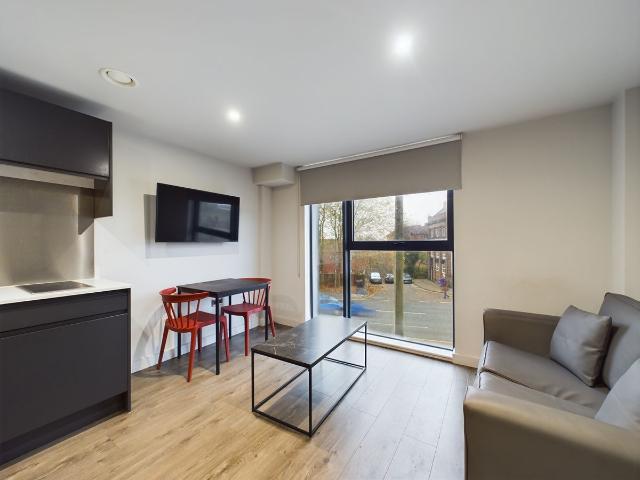 Studio for rent in Calderstones