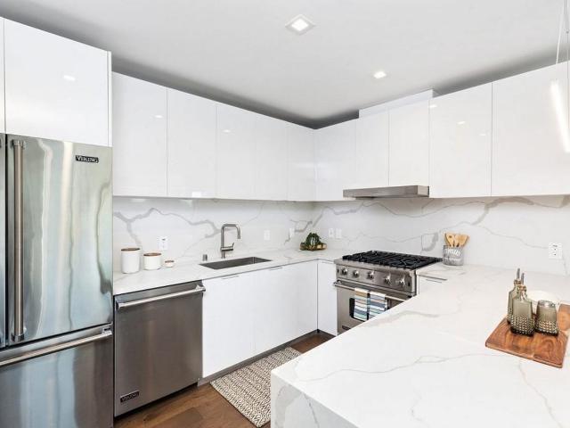 Apartment for rent in Canoga Park, California