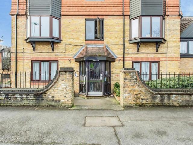 Apartment for rent in Sutton New Town, Greater London