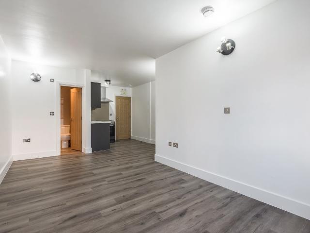 Studio for rent in Elephant and Castle, Greater London