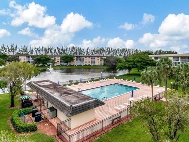 Condo for sale in Coconut Creek Condo for sale in Coconut Creek