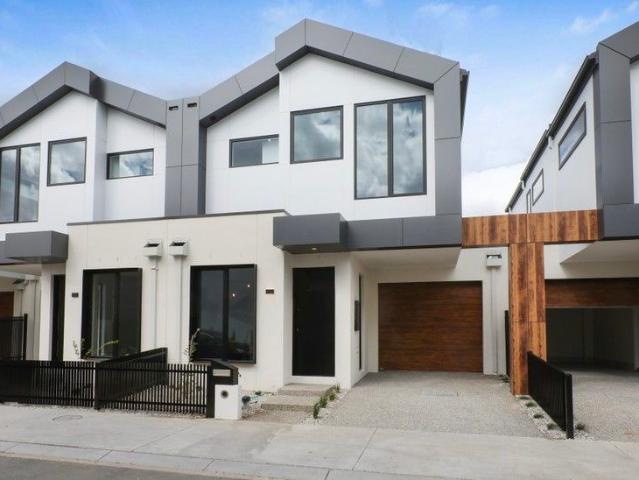 Townhouse for rent in Maidstone, Victoria