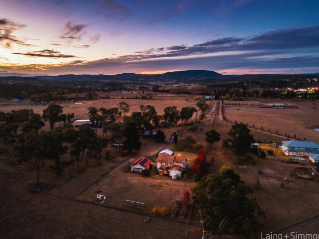 Cottage for sale in Abington, New South Wales