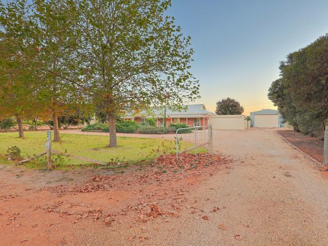 House for sale in Birdwoodton