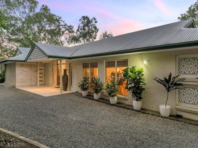 Cottage for sale in Toombul, Queensland