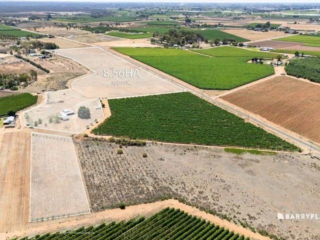 Cottage for sale in Red Cliffs, Victoria