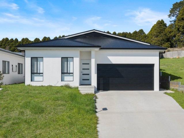 House for sale in Brisbane Grove, New South Wales