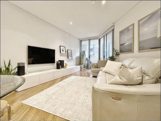 Apartment for rent in Lower North Shore, Sydney