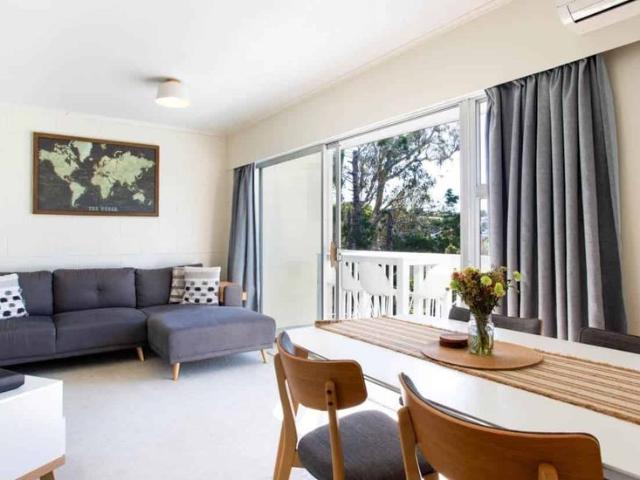 Apartment for rent in Sunnynook, Devonport-Takapuna