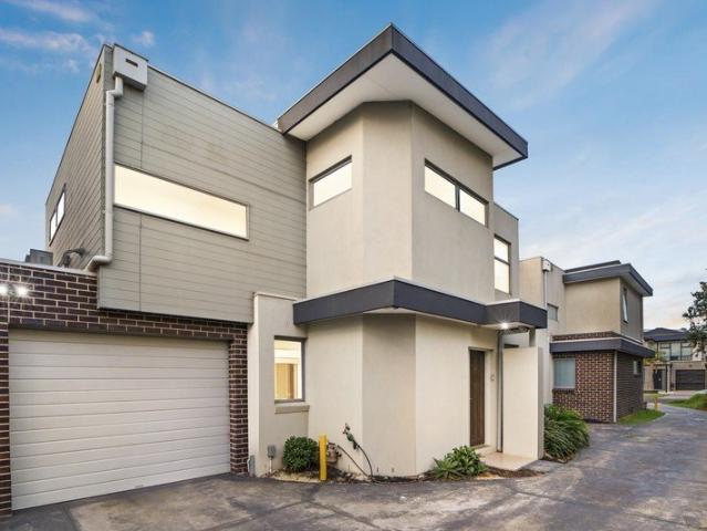 Townhouse for sale in Camerons Creek, Victoria