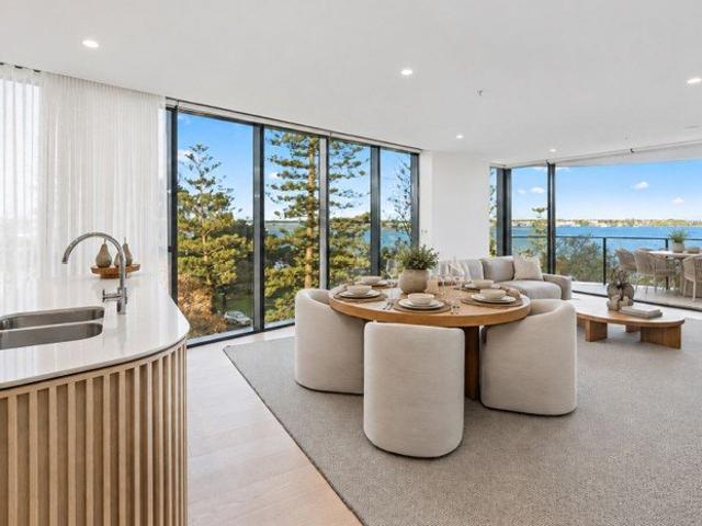 Apartment for sale in Labrador, Gold Coast City