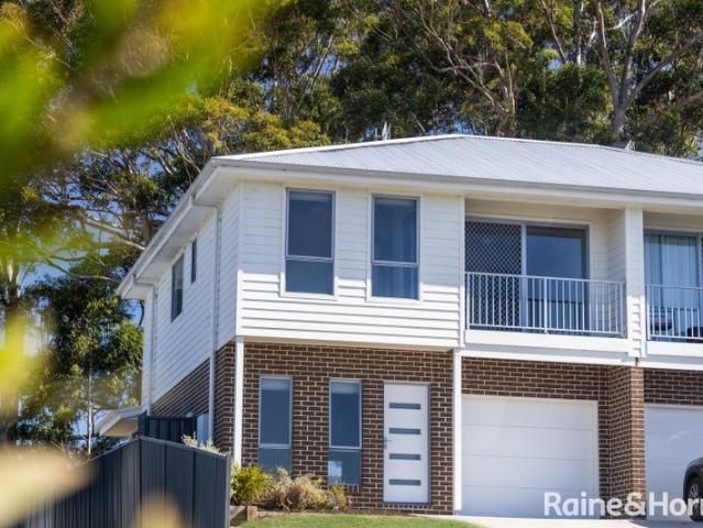 Duplex for sale in Mollymook, New South Wales