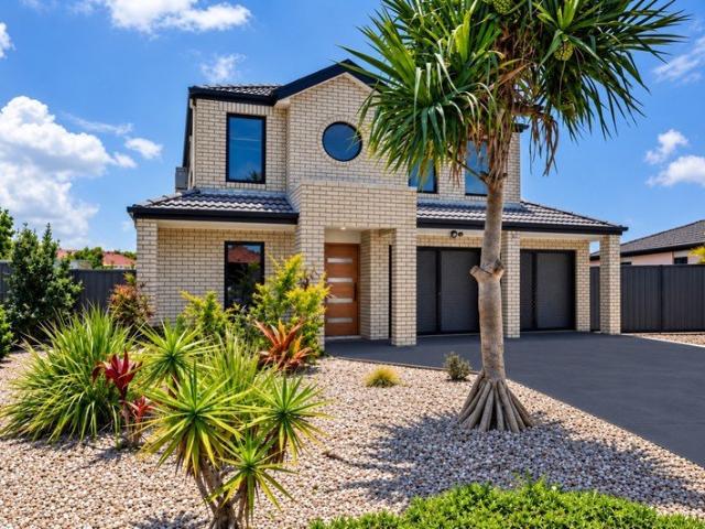 House for sale in Sandstone Point, Greater Brisbane