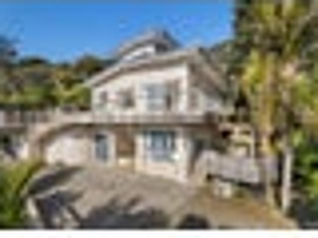 House for sale in Oratia