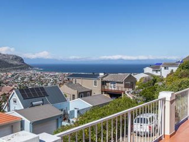 House for sale in Fish Hoek, Western Cape