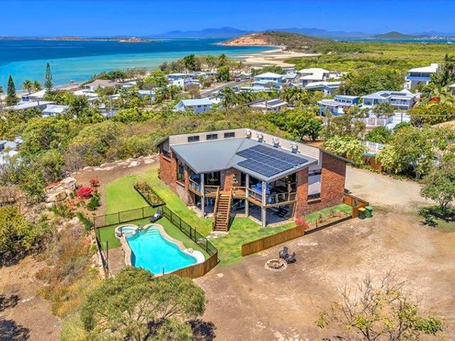 House for sale in Kings Beach, Bowen