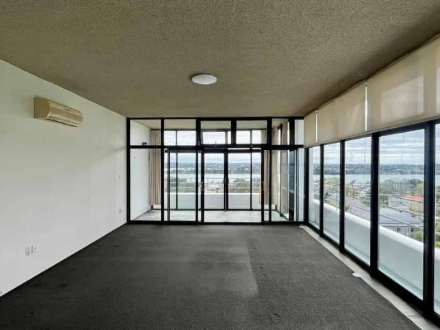 Apartment for rent in Stanley Point, Devonport-Takapuna