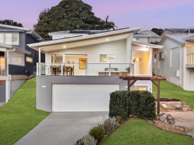 House for sale in Bateau Bay, New South Wales