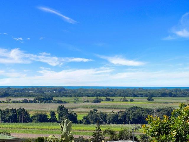 House for sale in Redlynch, Queensland