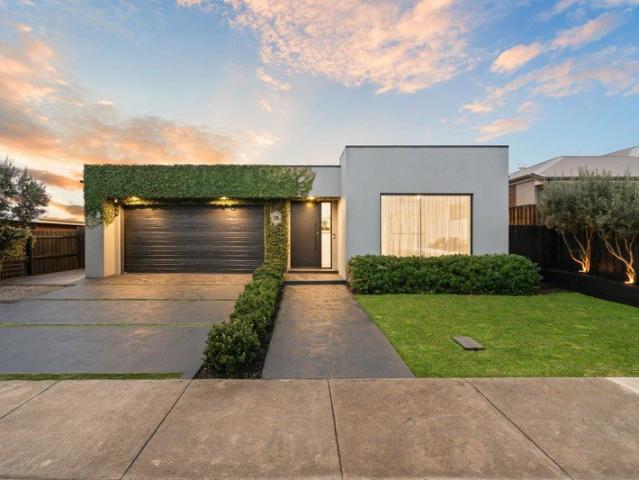 Cottage for sale in Warrnambool, Victoria