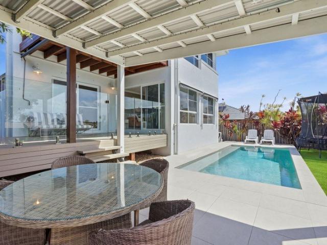House for sale in Elanora, Gold Coast City