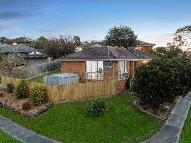House for sale in Endeavour Hills, Melbourne