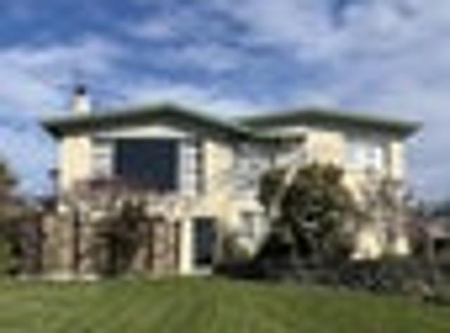 House for sale in Otakou