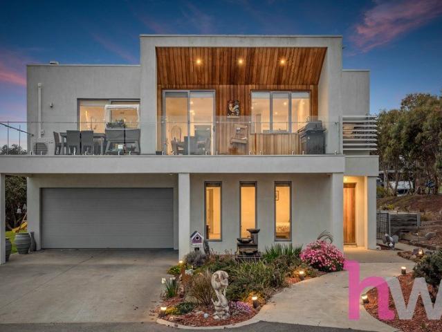 Cottage for sale in Lara, Victoria