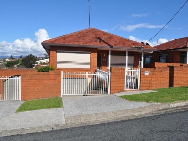 House for rent in Wollongong West, New South Wales