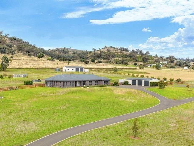 Cottage for sale in Moore Creek, New South Wales