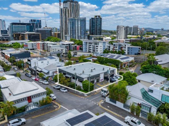 Office for sale in Toombul, Queensland
