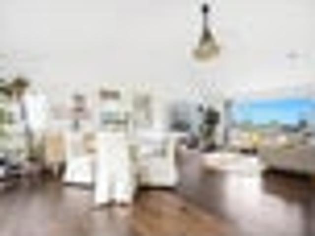 House for sale in Paremoremo
