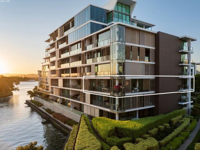 Apartment for sale in Paradise Point, Gold Coast City