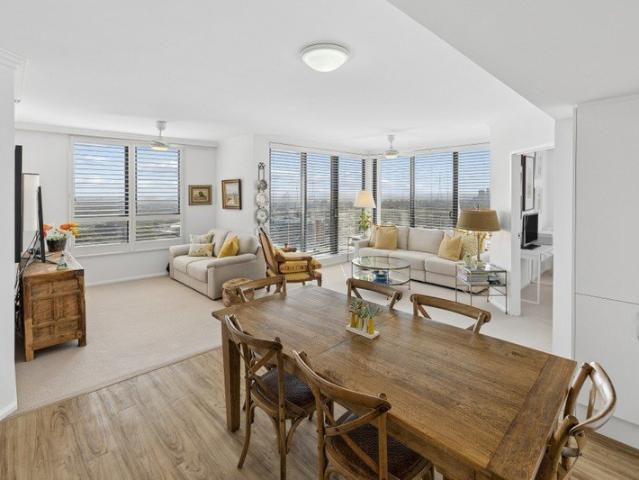 Apartment for sale in Lower North Shore, Sydney