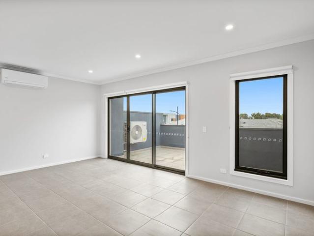 Townhouse for rent in Camerons Creek, Victoria